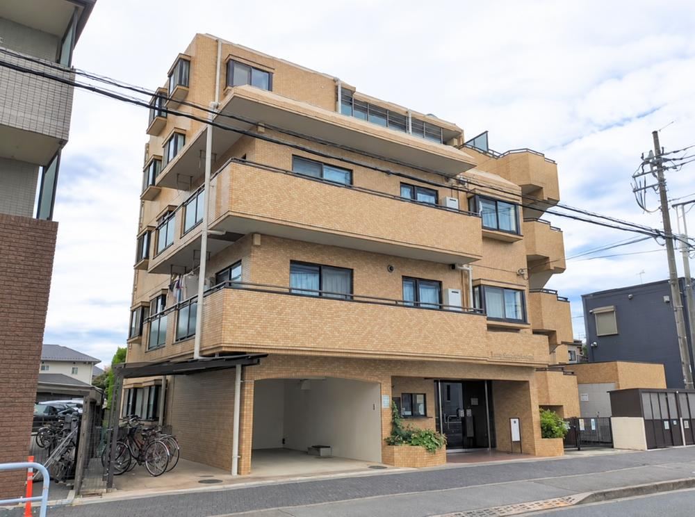 3DK apartment in Koganei, Tokyo - Photo 1