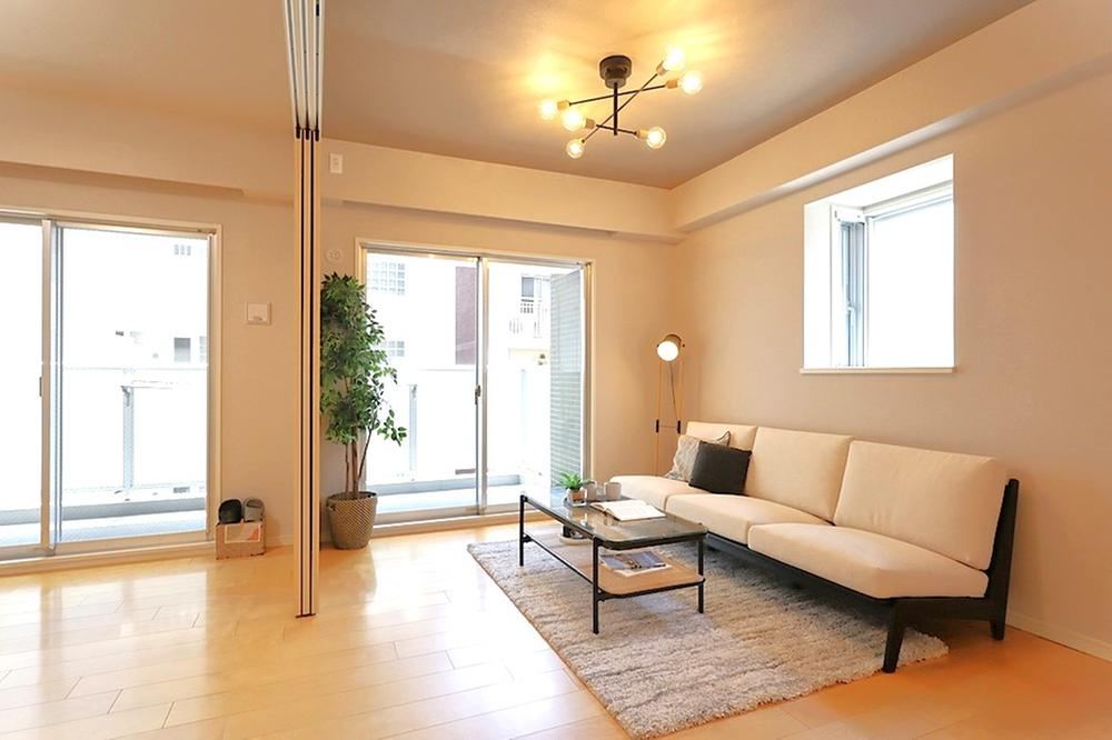 2LDK apartment in Joto Ward, Osaka - Photo 1
