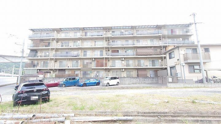 3DK apartment in Higashi Ward, Hiroshima - Photo 1