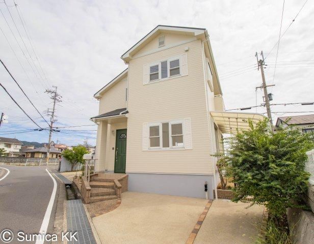 4LDK house in Iwade, Wakayama - Photo 1