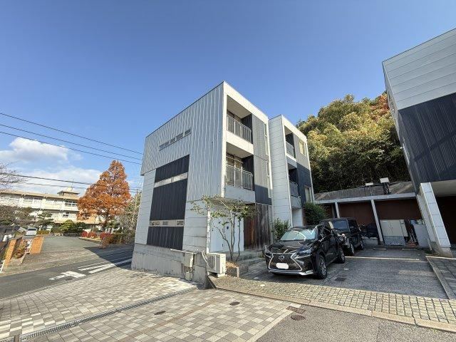 3LDK house in Yahatanishi Ward, Kitakyushu, Fukuoka - Photo 1