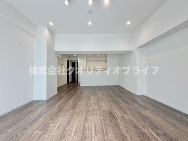 2LDK+S apartment in Koto Ward, Tokyo - Photo 1