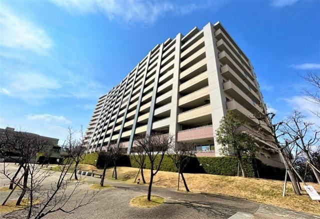 2LDK apartment in Higashinada Ward, Kobe, Hyogo - Photo 1