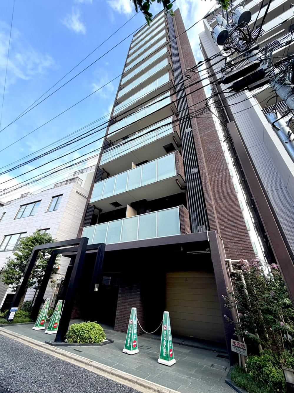 2LDK apartment in Shinjuku Ward, Tokyo - Photo 1