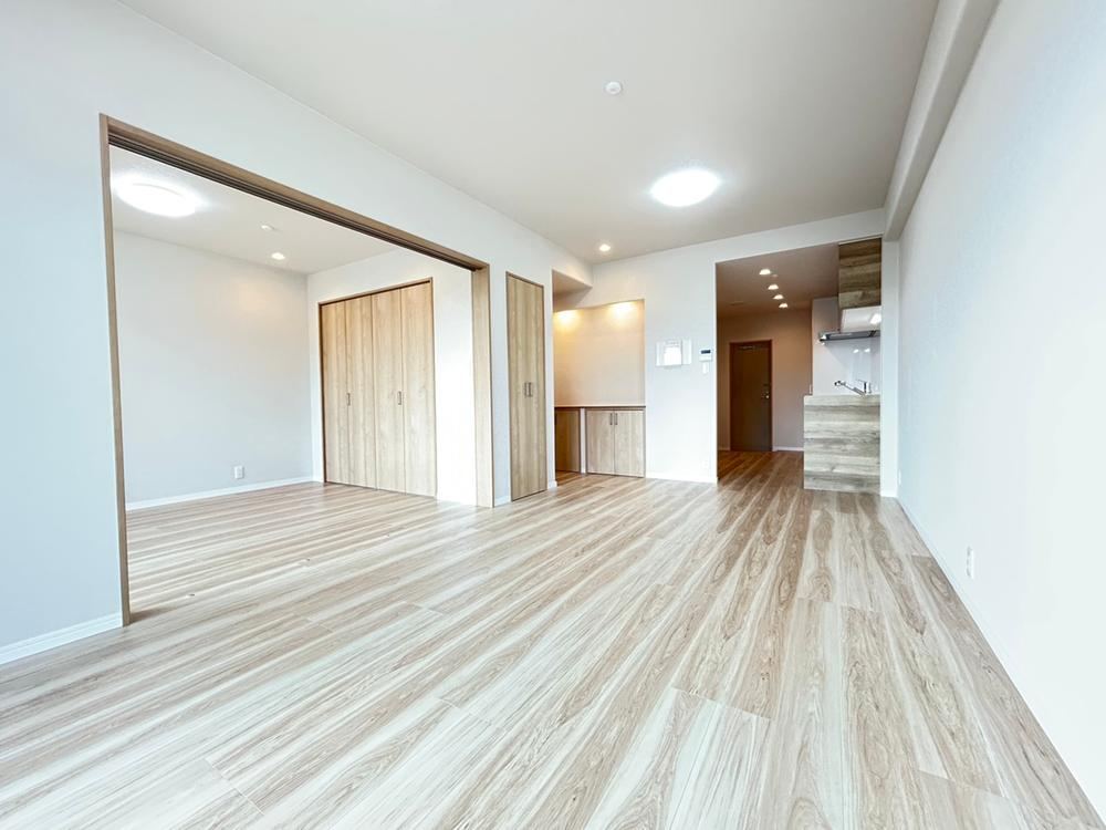 3LDK apartment in Asakita Ward, Hiroshima - Photo 1