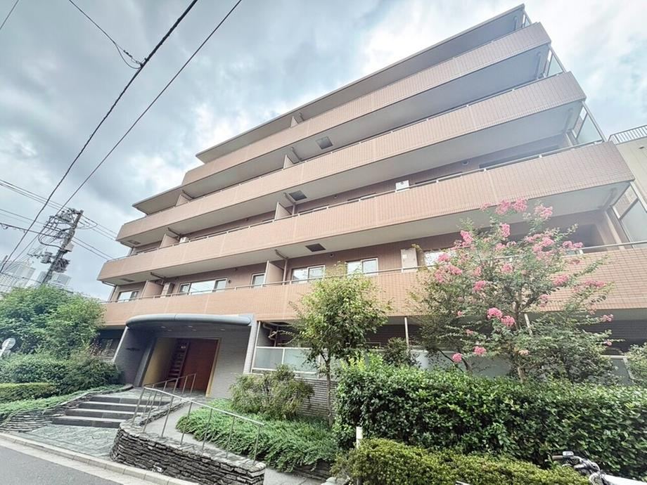 2LDK apartment in Toshima Ward, Tokyo - Photo 1