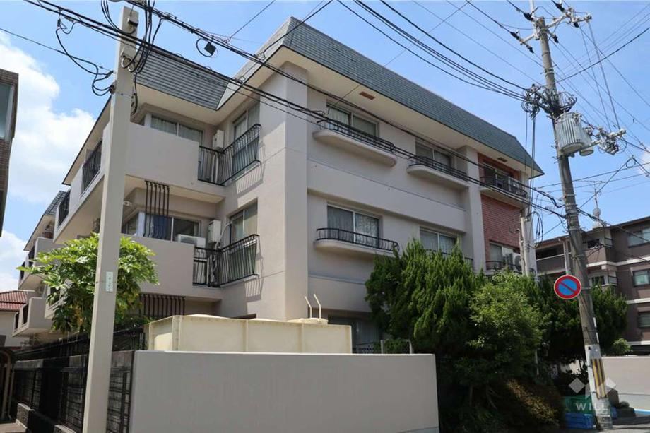 2LDK+S apartment in Itami, Hyogo - Photo 1