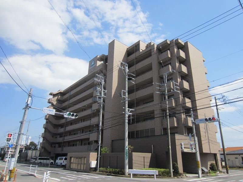3LDK apartment in Suzuka, Mie - Photo 1