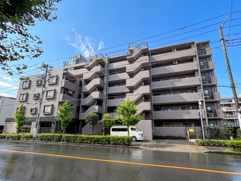 2LDK+S apartment in Adachi Ward, Tokyo - Photo 1