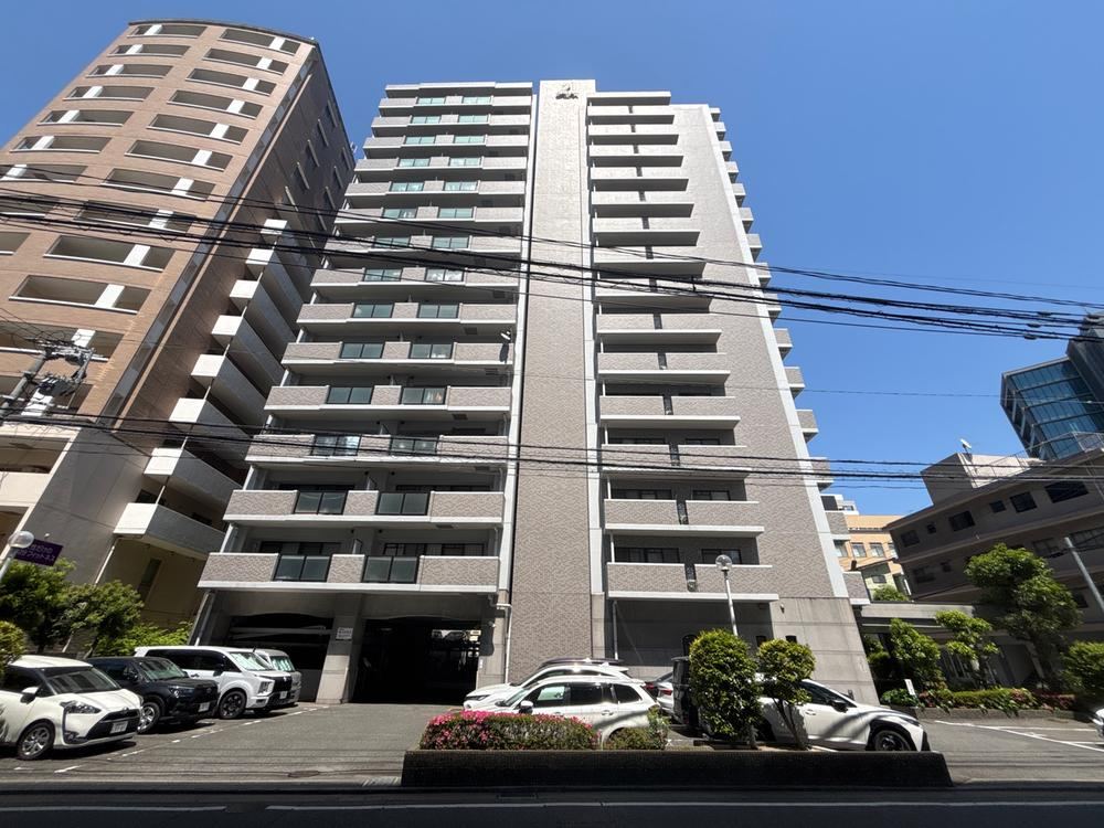 2LDK+S apartment in Chuo Ward, Fukuoka - Photo 1