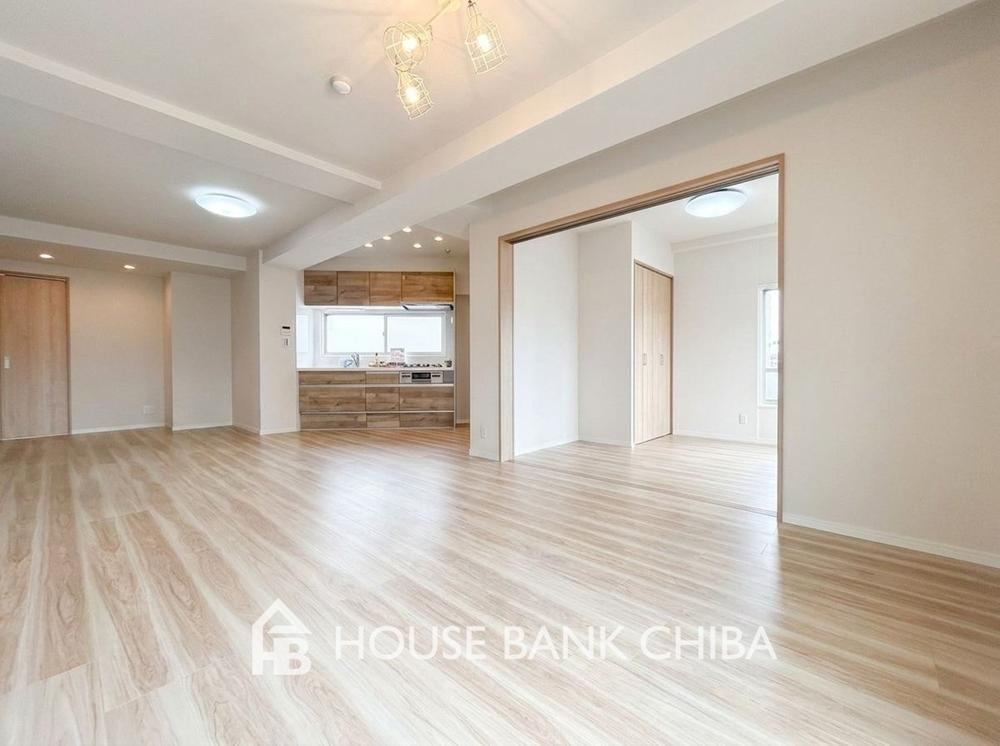 2LDK apartment in Funabashi, Chiba - Photo 1