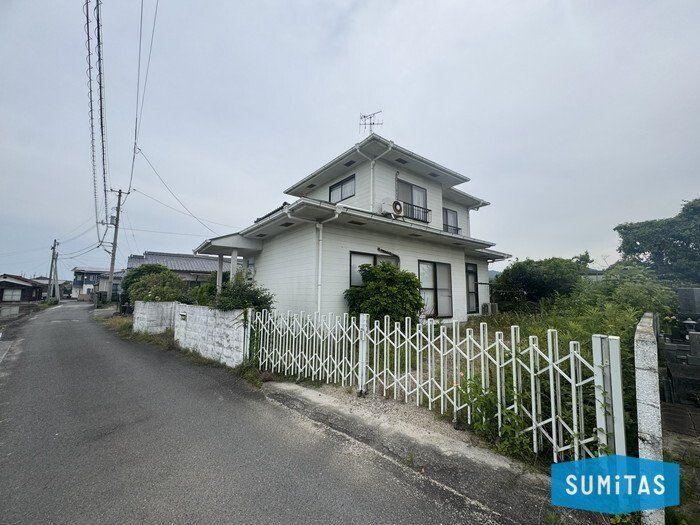 4LDK house in Matsuyama, Ehime - Photo 1