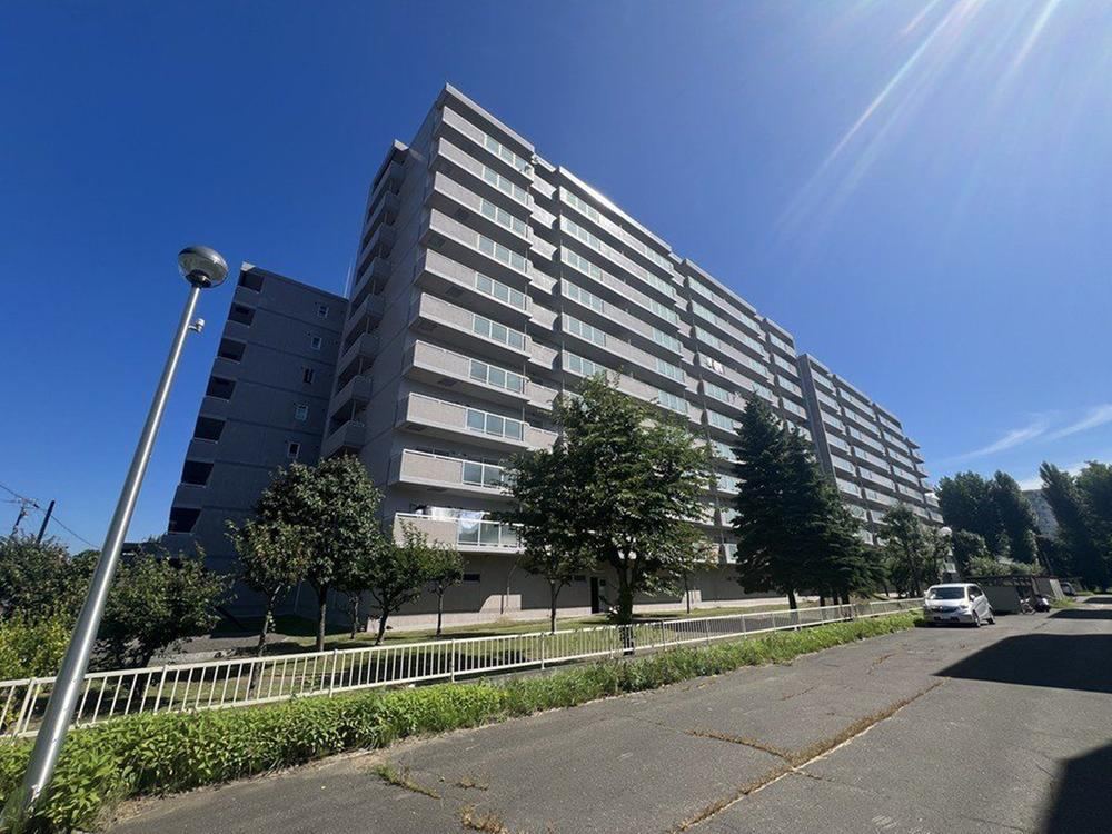 3LDK apartment in Kita Ward, Sapporo, Hokkaido - Photo 1