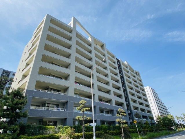 3LDK apartment in Urayasu, Chiba - Photo 1