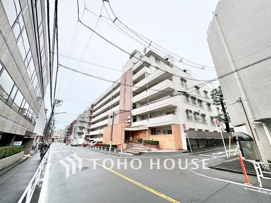 2LDK apartment in Shibuya Ward, Tokyo - Photo 1