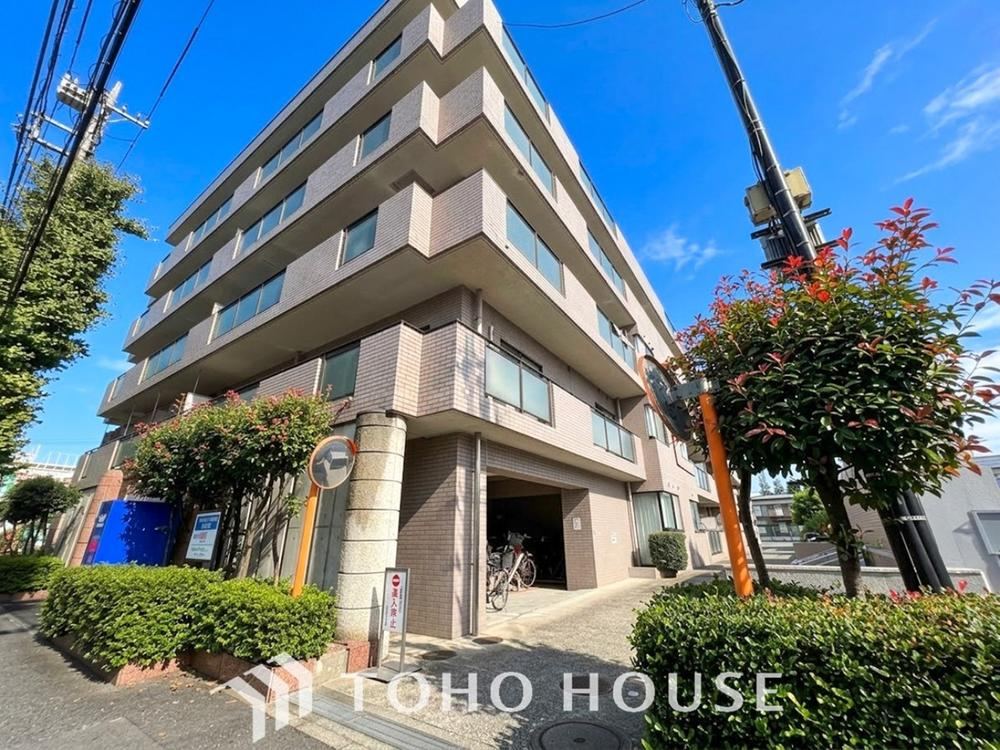 3LDK apartment in Fuchu, Tokyo - Photo 1