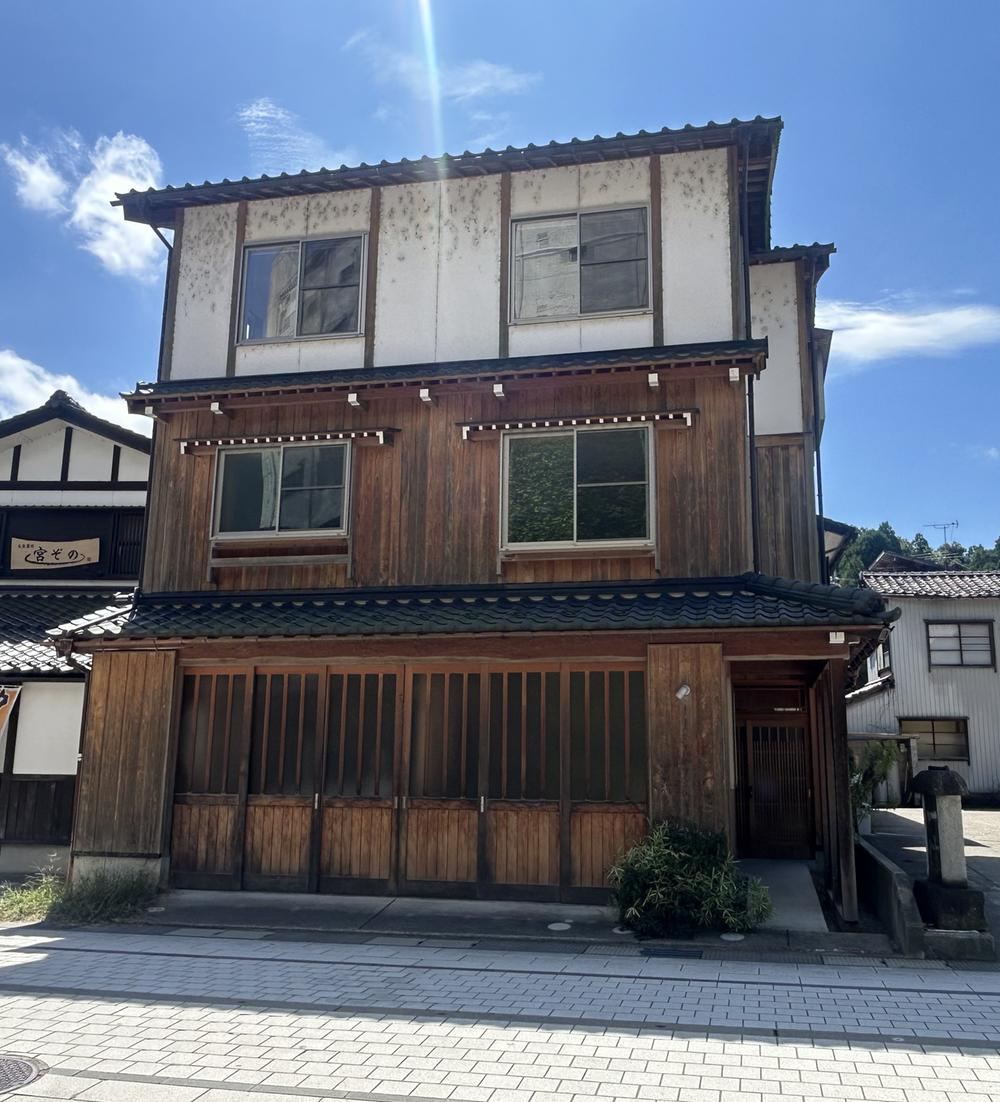 6LDK+S house in Komatsu, Ishikawa - Photo 1