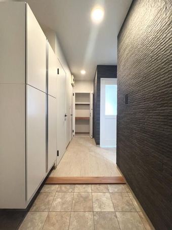 1LDK+S apartment in Shimotsuke