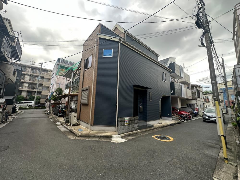 2LDK house in Itabashi Ward, Tokyo - Photo 1