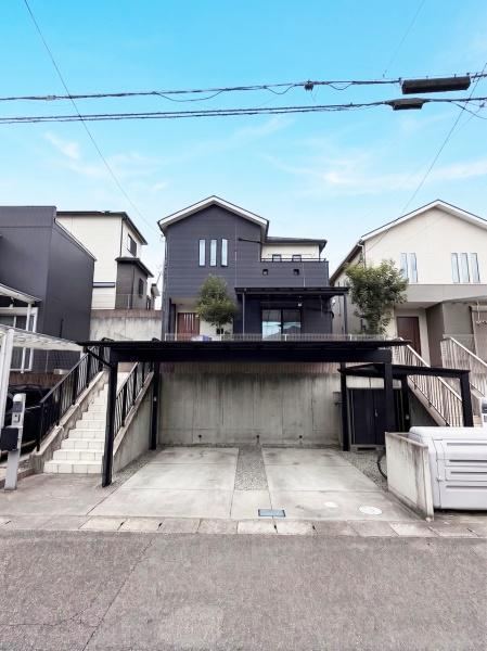4LDK+S house in Kaizuka, Osaka - Photo 1