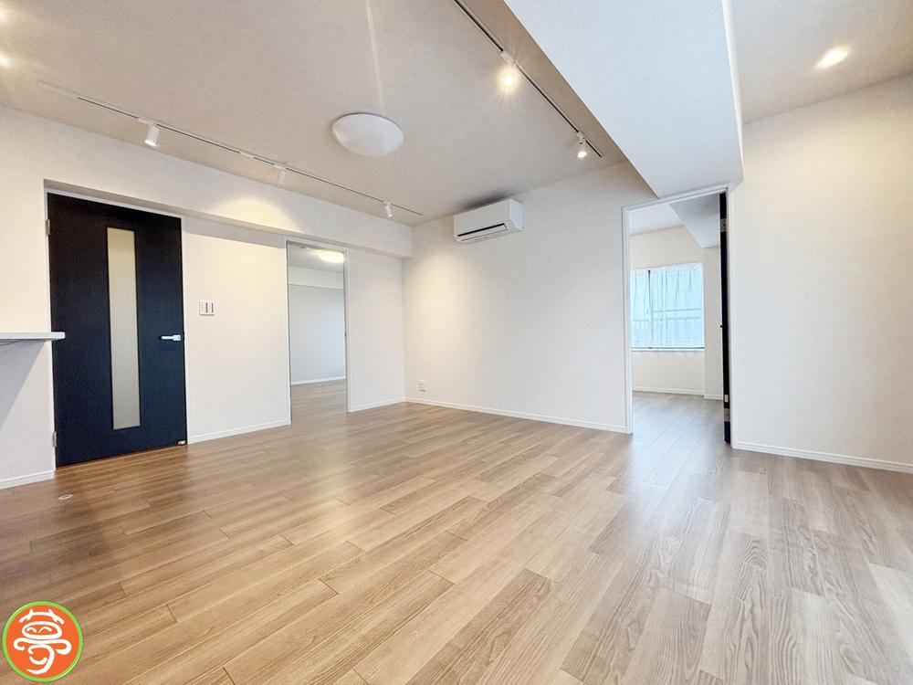 2LDK apartment in Chofu, Tokyo - Photo 1