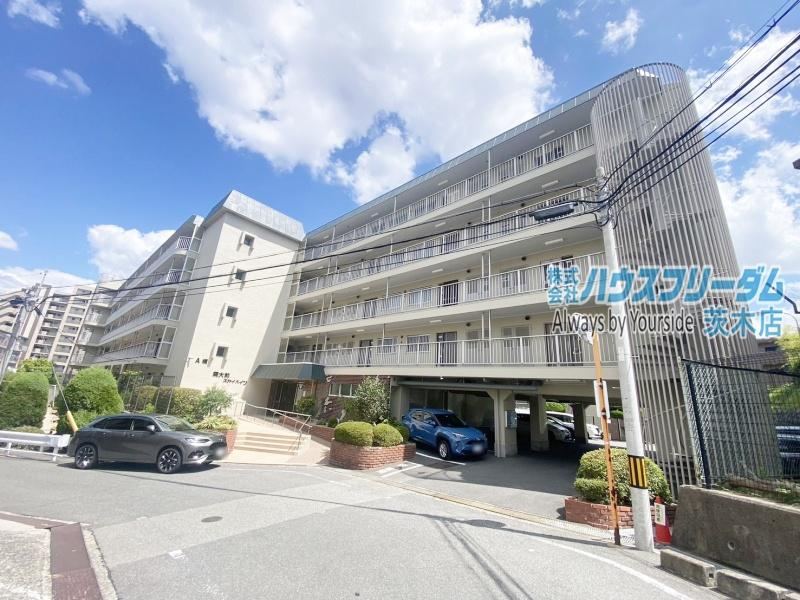 3LDK apartment in Suita, Osaka - Photo 1