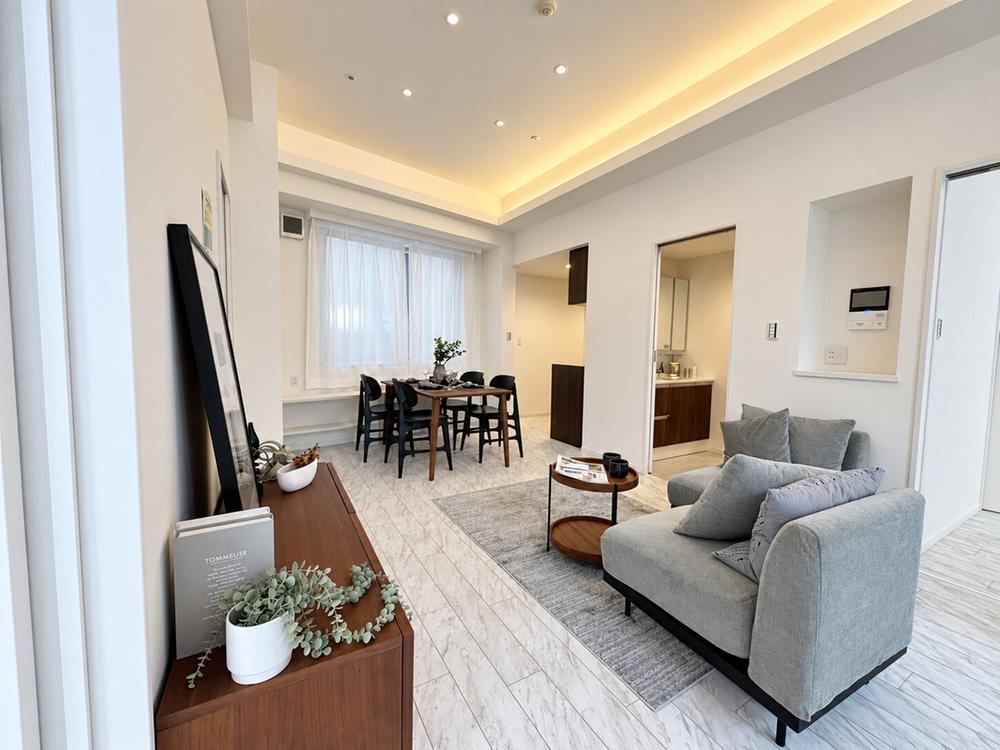 2LDK apartment in Chofu, Tokyo - Photo 1