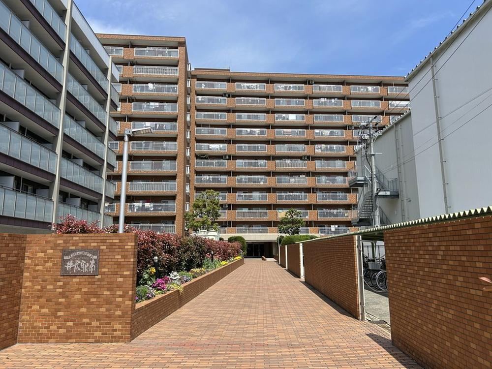 2LDK apartment in Kasuga, Fukuoka - Photo 1