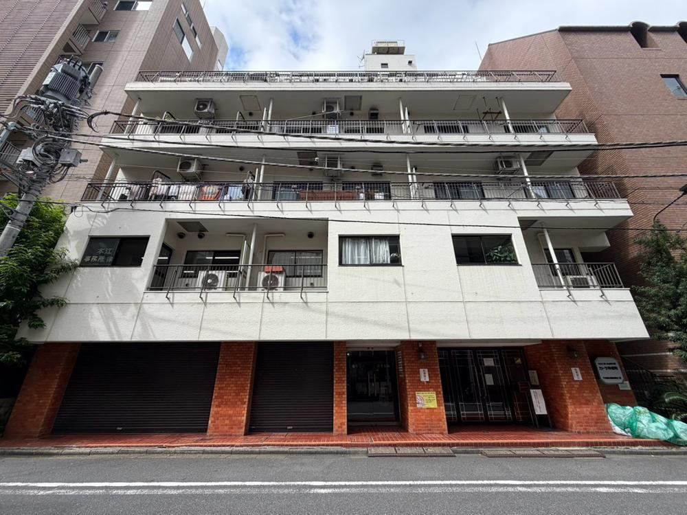 1LDK apartment in Chiyoda Ward, Tokyo - Photo 1