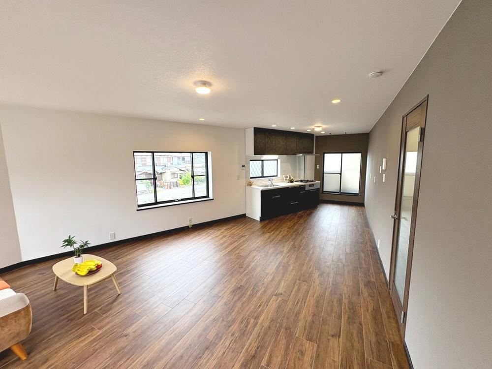 5LDK house in Higashi Ward, Sakai, Osaka - Photo 1