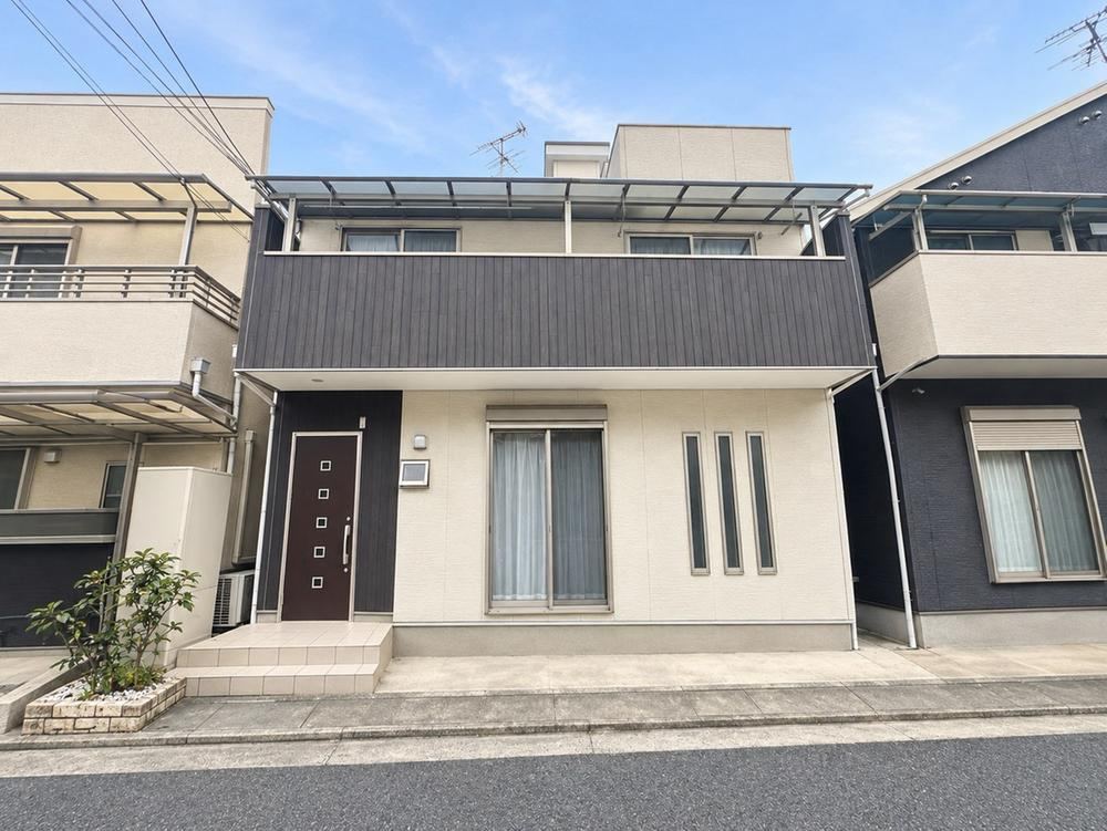 5LDK house in Yao, Osaka - Photo 1