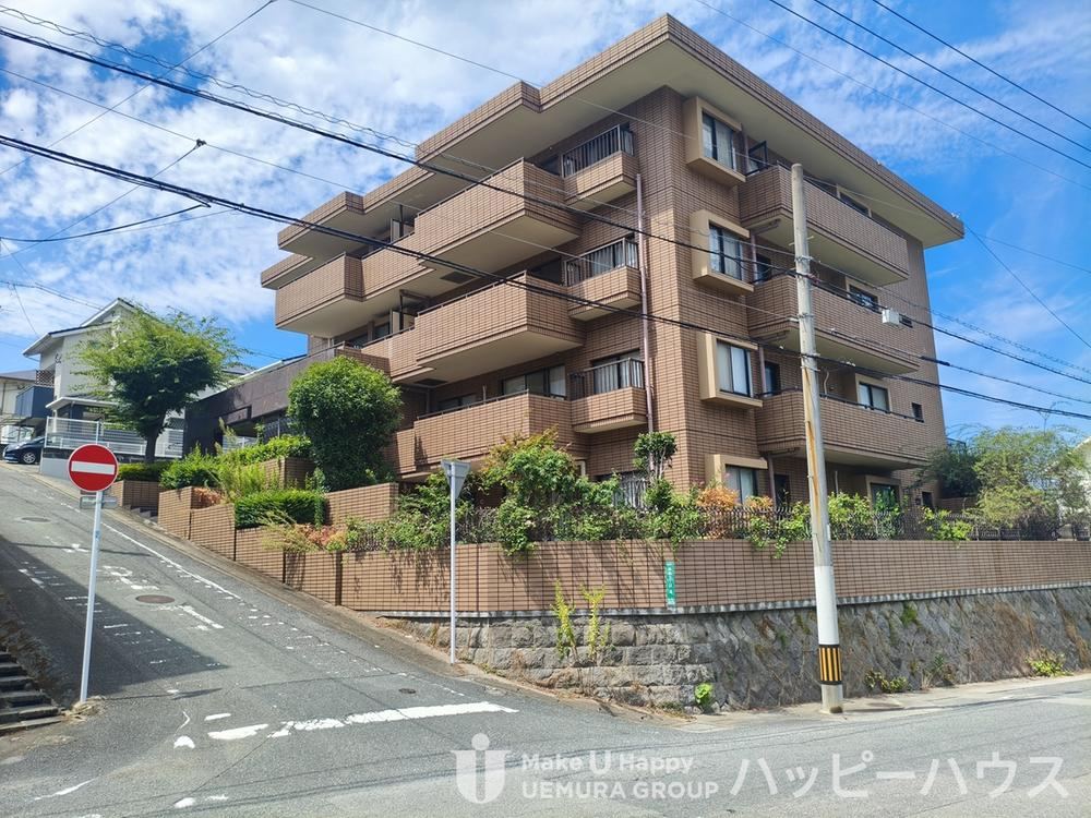 4LDK+S apartment in Chuo Ward, Fukuoka - Photo 1