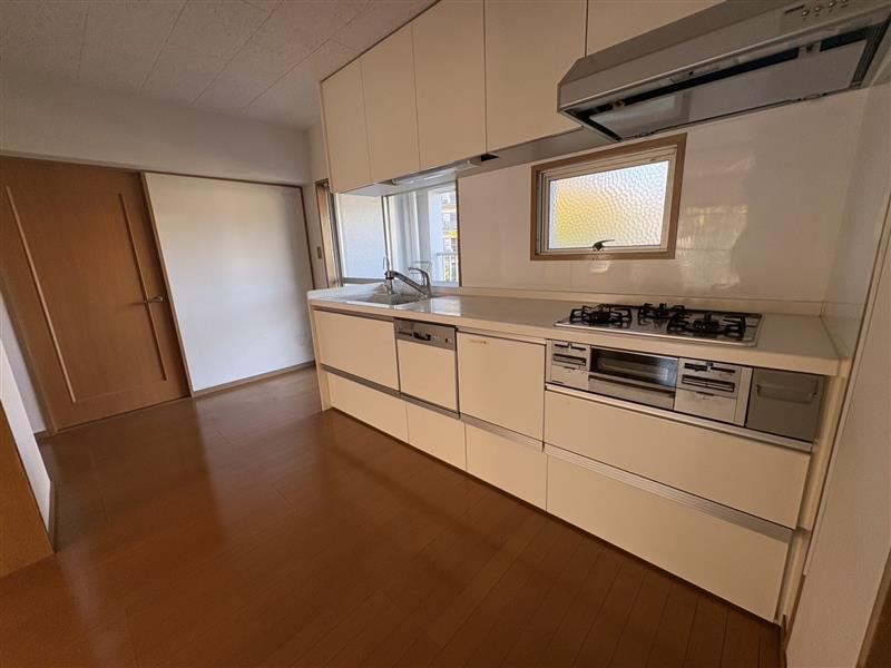 4LDK apartment in Higashi Ward, Fukuoka - Photo 1