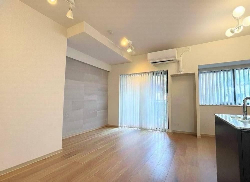 1LDK apartment in Shibuya Ward, Tokyo - Photo 1
