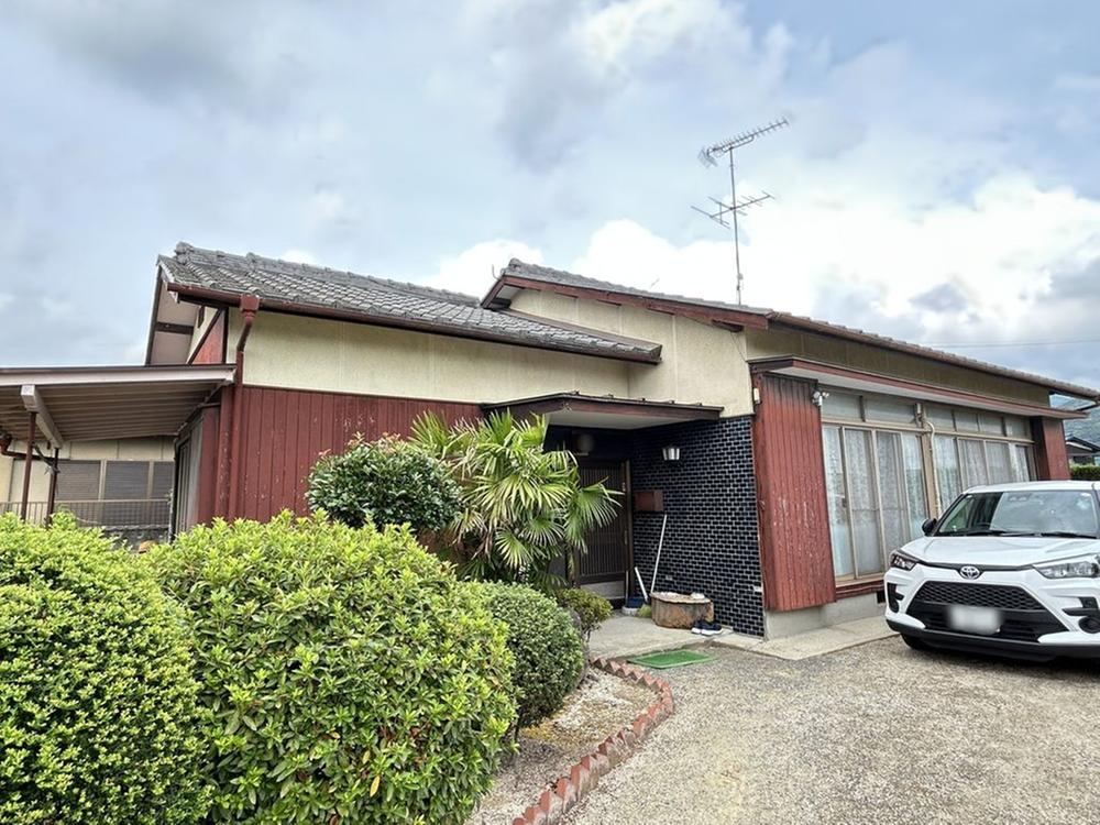 5DK house in Saijo, Ehime - Photo 1