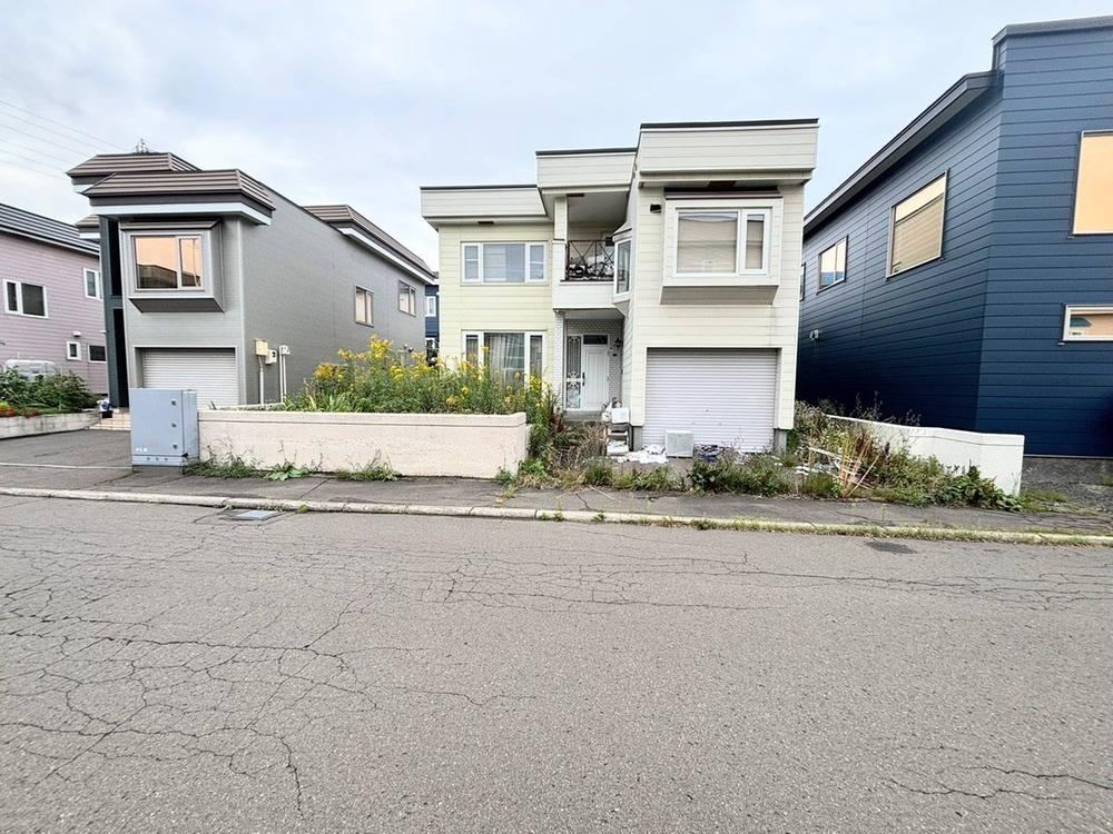 189 m² land in Kita Ward, Sapporo, Hokkaido - Photo 1