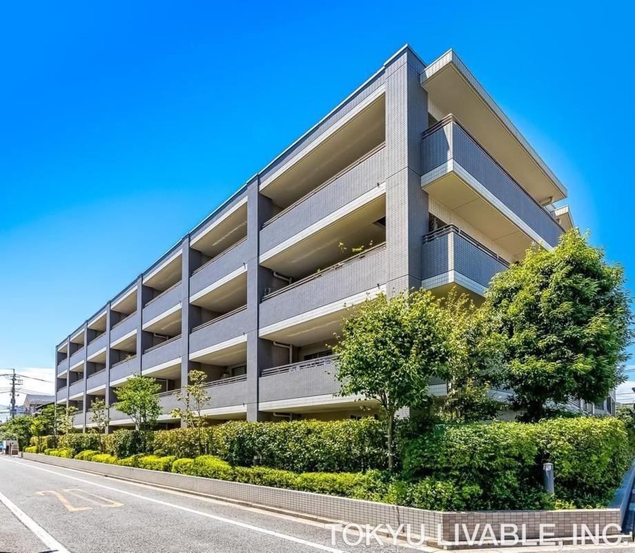 3LDK+S apartment in Nerima Ward, Tokyo - Photo 1