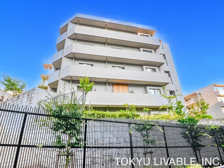 3LDK apartment in Nishinomiya, Hyogo - Photo 1
