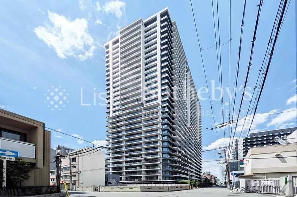 3LDK apartment in Kita Ward, Osaka - Photo 1