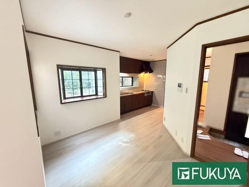 4LDK house in Hirakata, Osaka - Photo 1