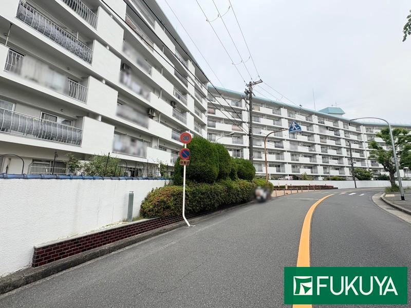 2LDK+S apartment in Toyonaka, Osaka - Photo 1