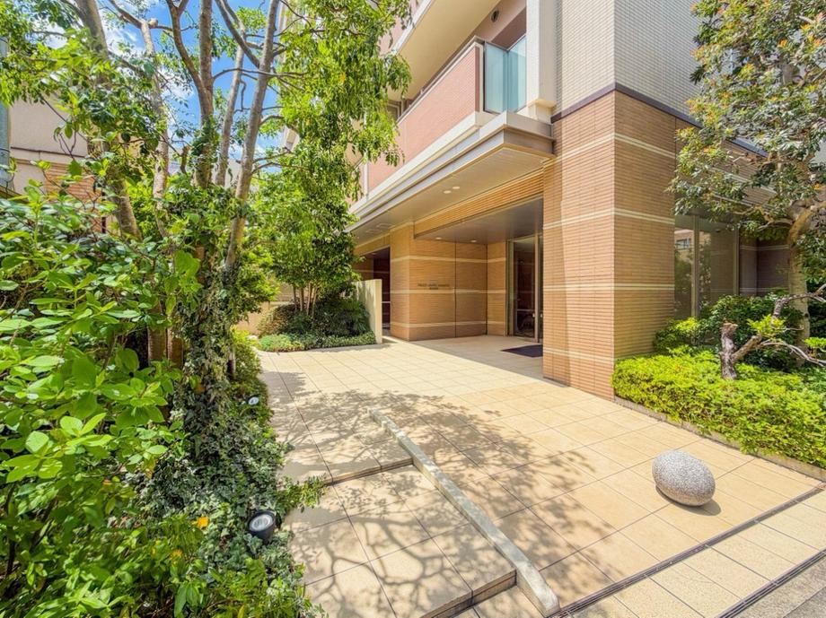 3LDK apartment in Urawa Ward, Saitama - Photo 1