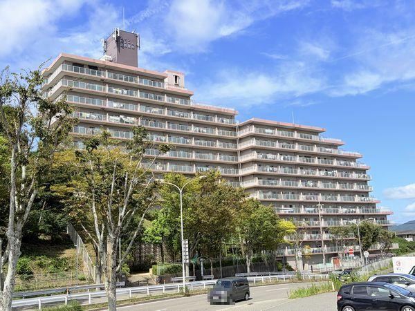 4LDK apartment in Kita Ward, Kobe, Hyogo - Photo 1