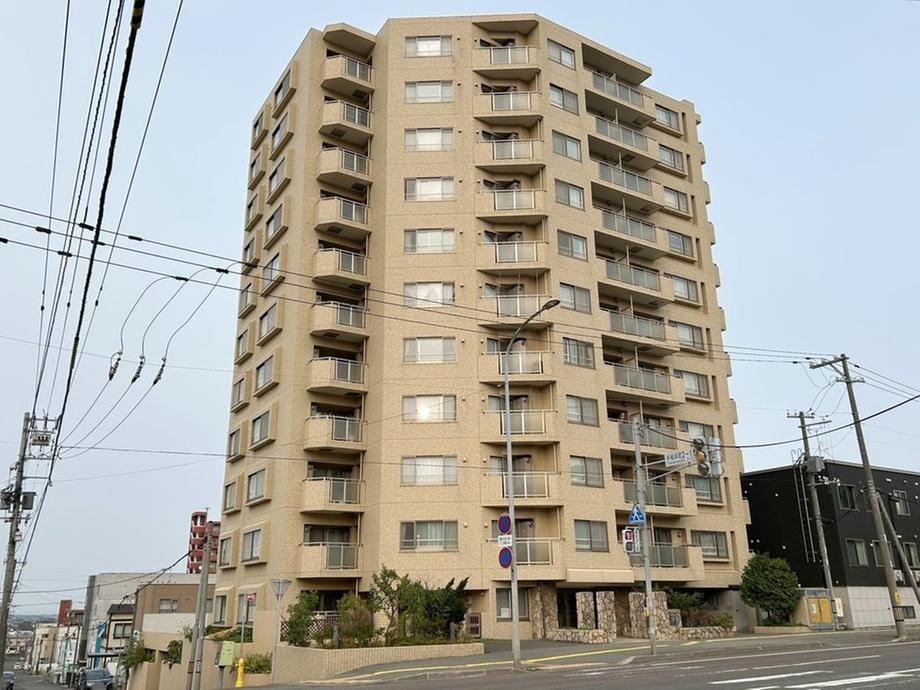 3LDK apartment in Teine Ward, Sapporo, Hokkaido - Photo 1