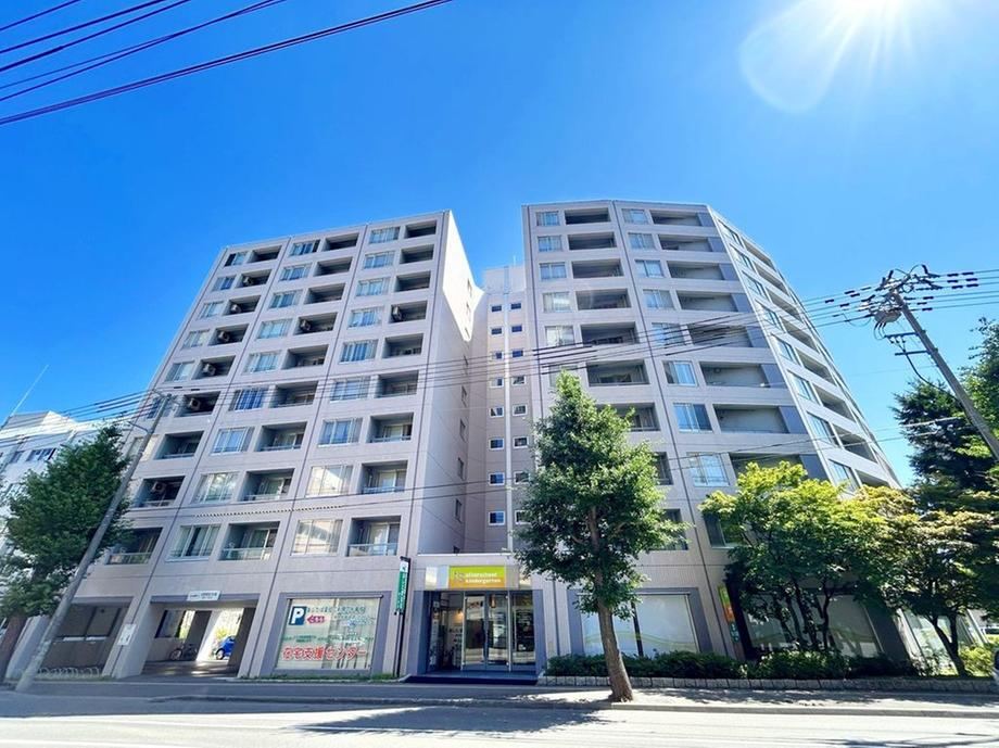 2LDK apartment in Chuo Ward, Sapporo, Hokkaido - Photo 1