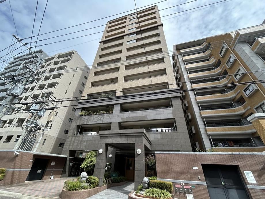 4LDK apartment in Chuo Ward, Fukuoka - Photo 1