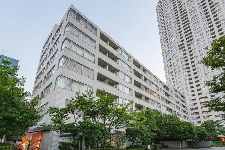 3LDK apartment in Minato Ward, Tokyo - Photo 1