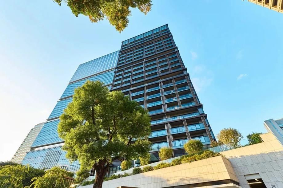 2LDK apartment in Chiyoda Ward, Tokyo - Photo 1