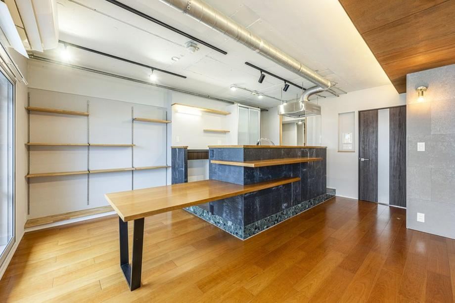 2LDK apartment in Nishi Ward, Nagoya, Aichi - Photo 1