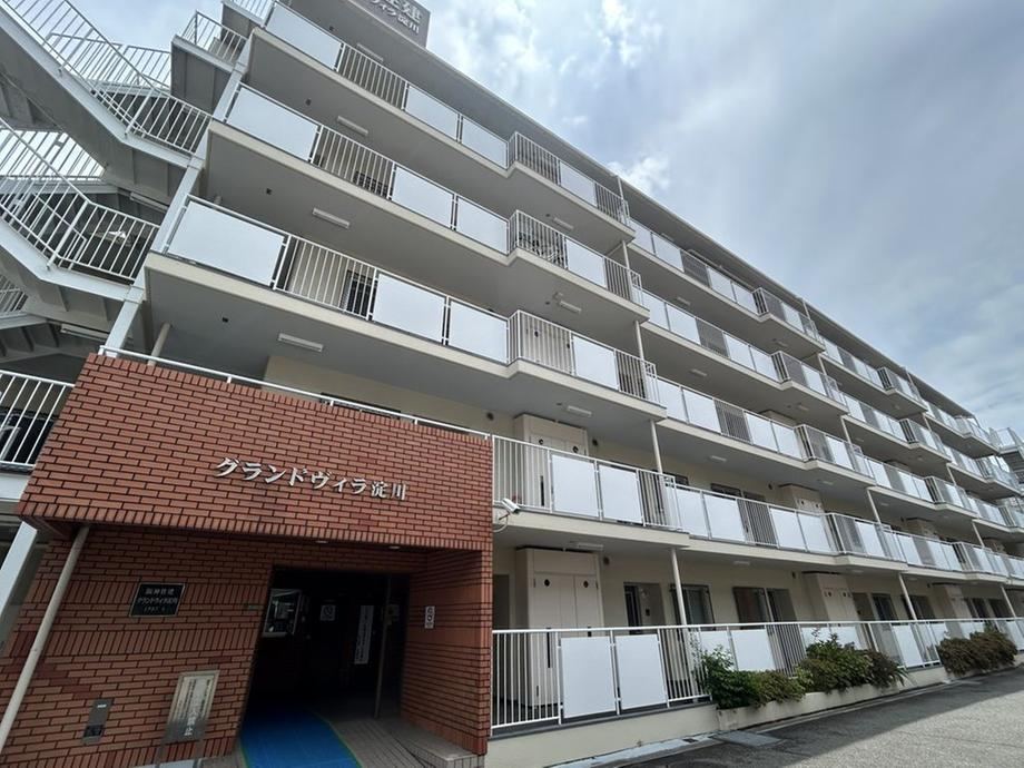 2LDK apartment in Konohana Ward, Osaka - Photo 1
